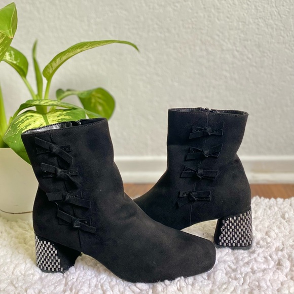 Impo Black Suede Boots - Picture 1 of 6